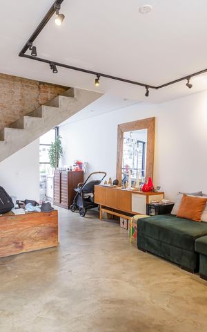 Casa de condomínio à venda com 95m², 2 quartos e 2 vagas Casa de condomínio à venda com 95m², 2 quartos e 2 vagasSala
