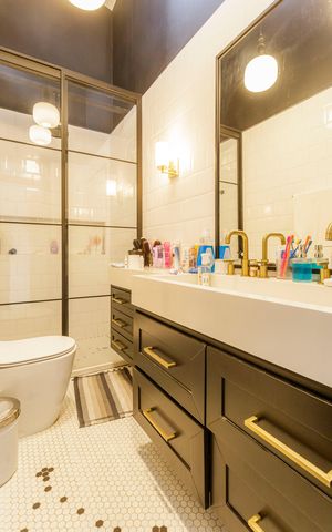 Casa de condomínio à venda com 95m², 2 quartos e 2 vagas Casa de condomínio à venda com 95m², 2 quartos e 2 vagasBanheiro da Suíte 1