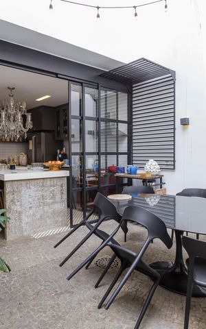 Casa de condomínio à venda com 95m², 2 quartos e 2 vagas Casa de condomínio à venda com 95m², 2 quartos e 2 vagasÁrea externa