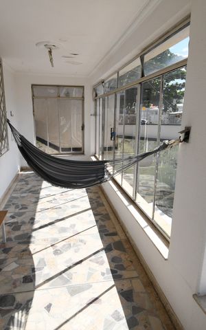 Casa à venda com 285m², 4 quartos e 3 vagasVaranda