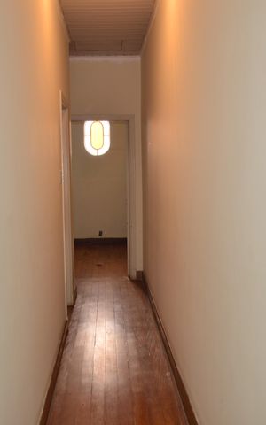 Casa à venda com 160m², 4 quartos e 1 vagaCorredor