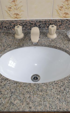 Casa à venda com 160m², 4 quartos e 1 vagaBanheiro