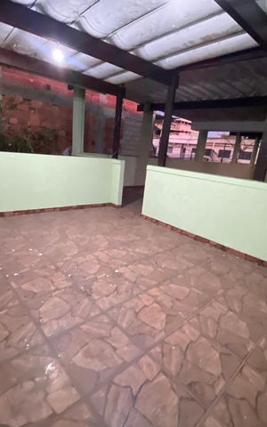 Casa à venda com 200m², 2 quartos e sem vaga Casa à venda com 200m², 2 quartos e sem vagaTerraço
