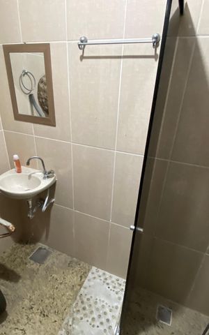 Casa à venda com 200m², 2 quartos e sem vaga Casa à venda com 200m², 2 quartos e sem vagaBanheiro