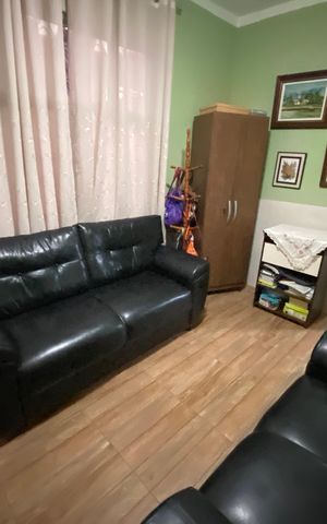 Casa à venda com 200m², 2 quartos e sem vaga Casa à venda com 200m², 2 quartos e sem vagaSala