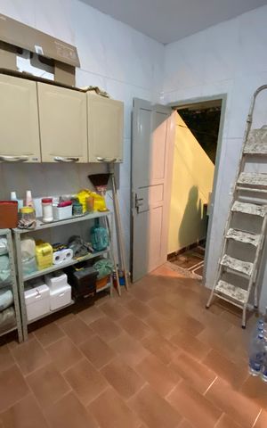 Casa à venda com 200m², 2 quartos e sem vaga Casa à venda com 200m², 2 quartos e sem vagaDispensa