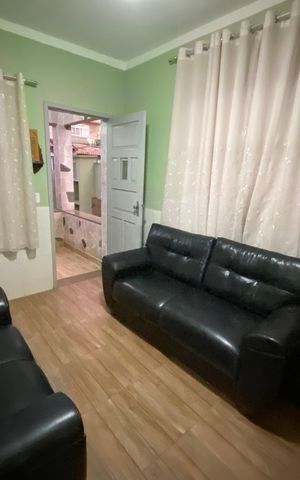 Casa à venda com 200m², 2 quartos e sem vaga Casa à venda com 200m², 2 quartos e sem vagaSala