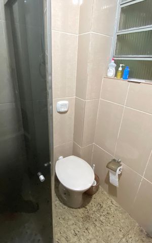 Casa à venda com 200m², 2 quartos e sem vaga Casa à venda com 200m², 2 quartos e sem vagaBanheiro