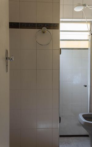 Casa à venda com 170m², 4 quartos e 2 vagas Casa à venda com 170m², 4 quartos e 2 vagasBanheiro da Suíte 1