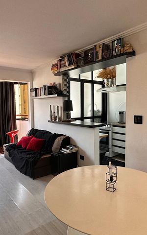 Apartamento à venda com 45m², 1 quarto e 1 vagaSala
