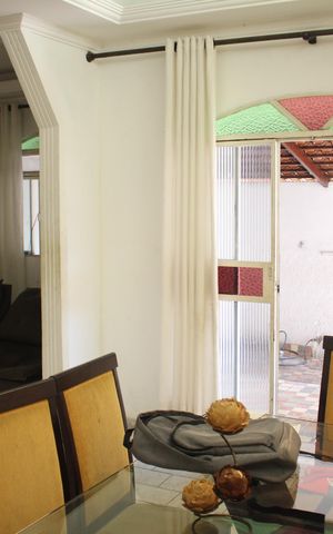 Casa à venda com 358m², 3 quartos e 4 vagasSala