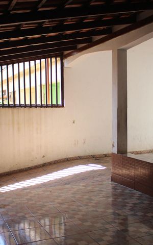 Casa à venda com 358m², 3 quartos e 4 vagasQuintal