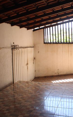 Casa à venda com 358m², 3 quartos e 4 vagasQuintal