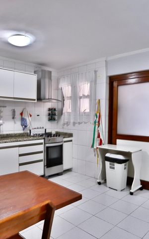 Apartamento à venda com 134m², 3 quartos e 1 vaga Apartamento à venda com 134m², 3 quartos e 1 vagaCozinha