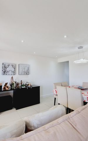 Apartamento à venda com 96m², 3 quartos e 2 vagas Apartamento à venda com 96m², 3 quartos e 2 vagasSala de Jantar
