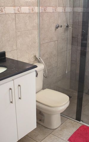 Casa à venda com 370m², 4 quartos e 7 vagasBanheiro 2 Casa 2