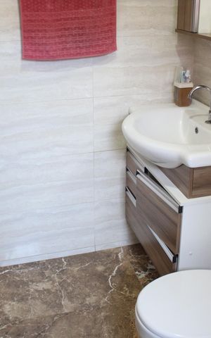 Casa à venda com 370m², 4 quartos e 7 vagasBanheiro Suíte 2