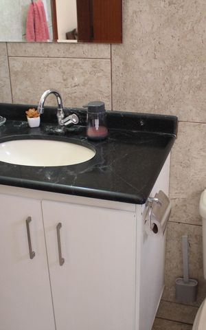 Casa à venda com 370m², 4 quartos e 7 vagasBanheiro 2 Casa 2
