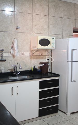 Casa à venda com 370m², 4 quartos e 7 vagasCozinha Casa 2