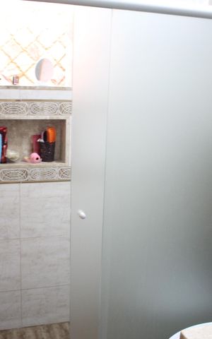Casa à venda com 370m², 4 quartos e 7 vagasBanheiro