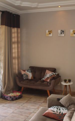 Casa à venda com 370m², 4 quartos e 7 vagasSala 2 Casa 2