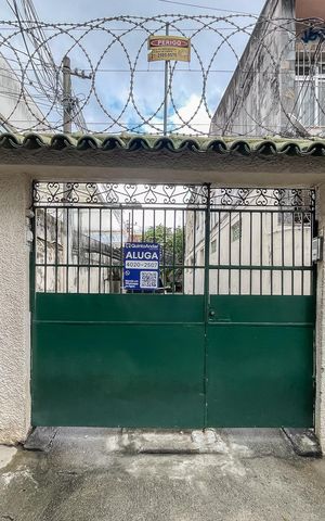 Casa para alugar com 80m², 2 quartos e sem vagaFachada e placa
