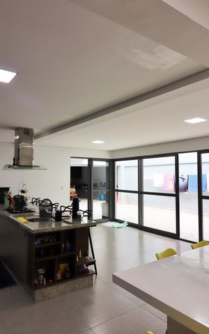 Casa à venda com 430m², 3 quartos e 7 vagasCozinha 
