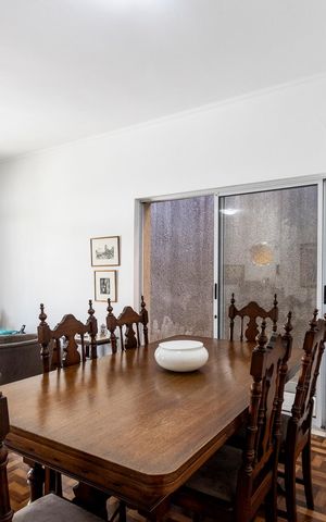 Casa para alugar com 300m², 3 quartos e 4 vagas Casa para alugar com 300m², 3 quartos e 4 vagasSala