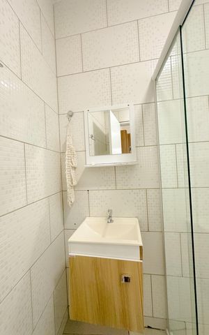 Casa para alugar com 50m², 1 quarto e 2 vagasBanheiro