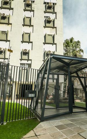 Apartamento à venda com 128m², 3 quartos e 1 vagaFachada