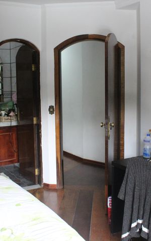 Casa à venda com 520m², 5 quartos e 3 vagasSuíte 1