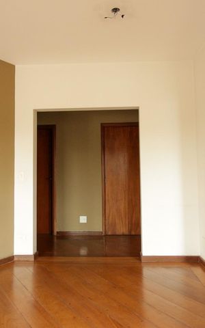 Apartamento à venda com 130m², 3 quartos e 4 vagas Apartamento à venda com 130m², 3 quartos e 4 vagasSala