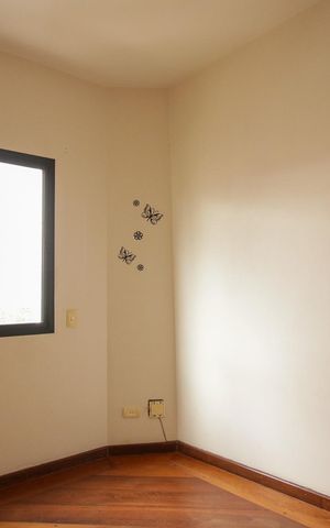 Apartamento à venda com 130m², 3 quartos e 4 vagas Apartamento à venda com 130m², 3 quartos e 4 vagasQuarto 1