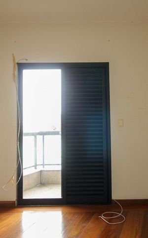 Apartamento à venda com 130m², 3 quartos e 4 vagas Apartamento à venda com 130m², 3 quartos e 4 vagasSuíte