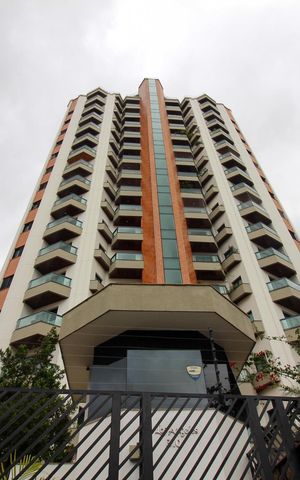 Apartamento à venda com 130m², 3 quartos e 4 vagas Apartamento à venda com 130m², 3 quartos e 4 vagasFachada