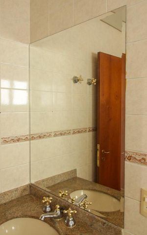 Apartamento à venda com 130m², 3 quartos e 4 vagas Apartamento à venda com 130m², 3 quartos e 4 vagasBanheiro da Suíte