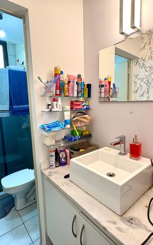 Apartamento à venda com 56m², 2 quartos e 1 vaga Apartamento à venda com 56m², 2 quartos e 1 vagaBanheiro Social