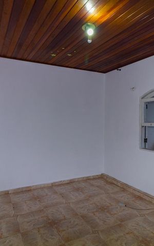 Casa à venda com 210m², 5 quartos e 4 vagas Casa à venda com 210m², 5 quartos e 4 vagasCasa 2 Quarto 1