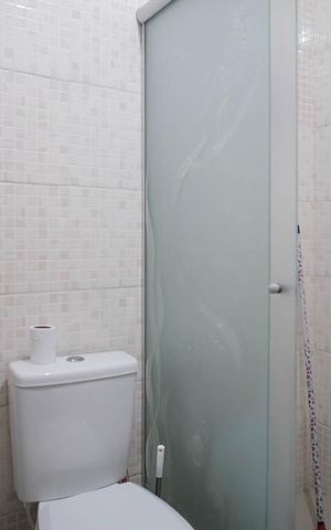 Casa à venda com 220m², 6 quartos e 2 vagasBanheiro 2