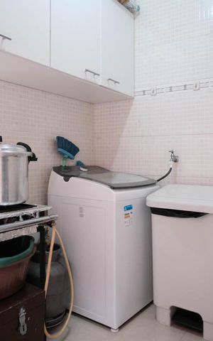 Casa à venda com 220m², 6 quartos e 2 vagasÁrea de Serviço