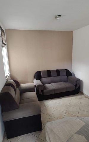 Casa à venda com 100m², 2 quartos e sem vaga Casa à venda com 100m², 2 quartos e sem vagaSala