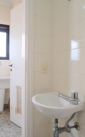 Apartamento à venda com 200m², 3 quartos e 3 vagasBanheiro de serviço