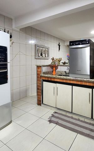 Casa à venda com 320m², 3 quartos e 2 vagas Casa à venda com 320m², 3 quartos e 2 vagasCozinha