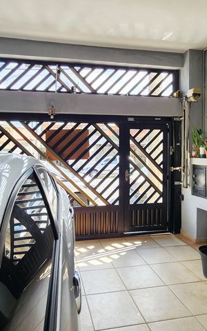Casa à venda com 320m², 3 quartos e 2 vagas Casa à venda com 320m², 3 quartos e 2 vagasGaragem