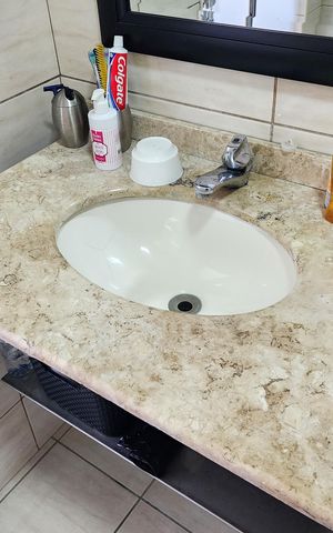 Casa à venda com 320m², 3 quartos e 2 vagas Casa à venda com 320m², 3 quartos e 2 vagasBanheiro da Suíte