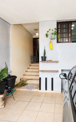Casa à venda com 320m², 3 quartos e 2 vagas Casa à venda com 320m², 3 quartos e 2 vagasGaragem