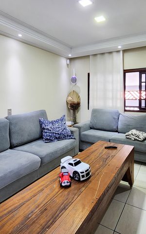 Casa à venda com 320m², 3 quartos e 2 vagas Casa à venda com 320m², 3 quartos e 2 vagasSala