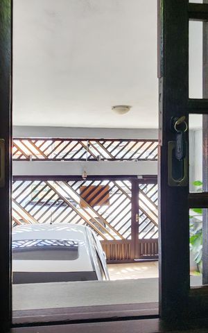 Casa à venda com 320m², 3 quartos e 2 vagas Casa à venda com 320m², 3 quartos e 2 vagasVista