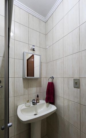 Casa à venda com 320m², 3 quartos e 2 vagas Casa à venda com 320m², 3 quartos e 2 vagasBanheiro Social 2