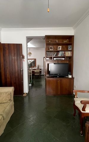 Casa à venda com 200m², 3 quartos e 2 vagas Casa à venda com 200m², 3 quartos e 2 vagasSala